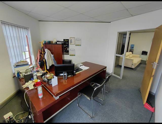 156M² OFFICE FOR SALE IN RANDJESPARK